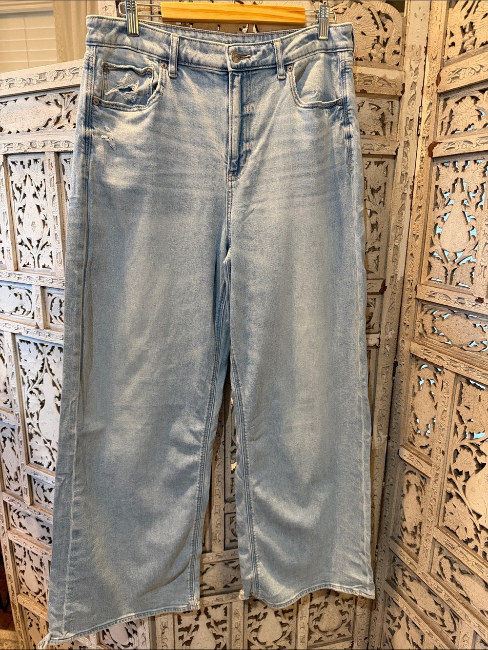 American Eagle Outfitters Light Blue Wide-Leg Jeans